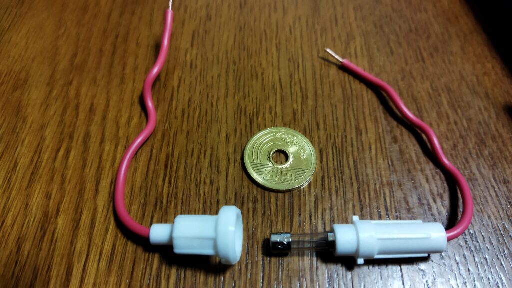 東芝ブルーレイ DBR-T350 ヒューズホルダーと 2A ヒューズ その2