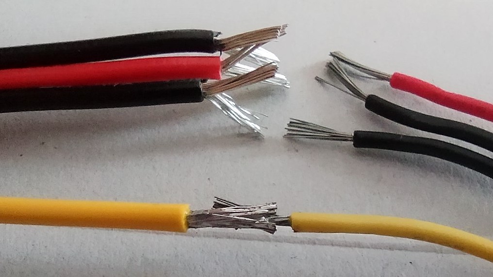 東芝ブルーレイ DBR-T350 HDD SATA コネクタ交換作業 その3