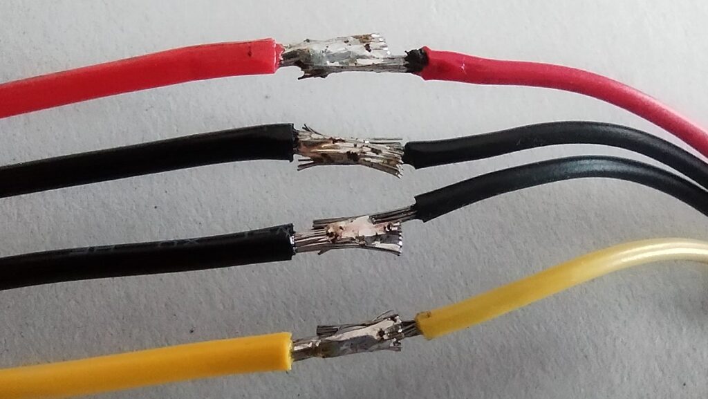 東芝ブルーレイ DBR-T350 HDD SATA コネクタ交換作業 その5