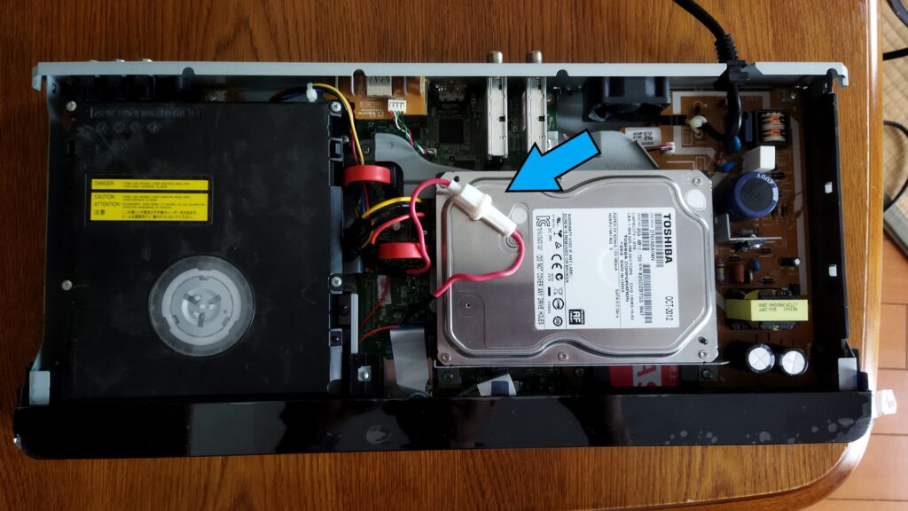 東芝ブルーレイ DBR-T350 ヒューズホルダーの処置 その1